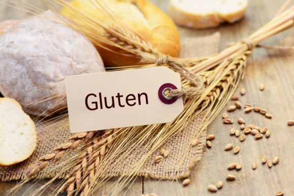 Gluten - przyjaciel czy wróg? LIFESTYLE, Zdrowie - „Marzysz o płaskim brzuchu? Zrezygnuj z glutenu!” – przekonują poradniki. Dieta bezglutenowa robi zawrotną karierę, przez co przechodzą na nią także ludzie, którzy nie cierpią na celiakię. Czy to rozwiązanie rzeczywiście korzystne dla wszystkich, a może kolejna sezonowa moda?