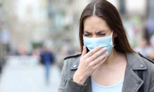 Nie tylko COVID. Jak smog, maseczki i chore budynki działają na układ oddechowy?